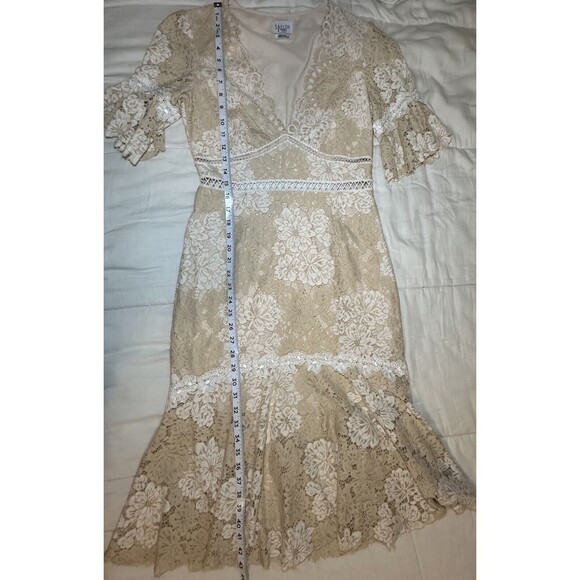SAYLOR Maggy Cream Flared Hemline Short Sleeve V-Neck Lace Dress MEDIUM - Picture 10 of 13